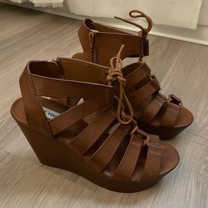 Steve Madden WOMEN Brown Limmo Wedge Heel/Sandal